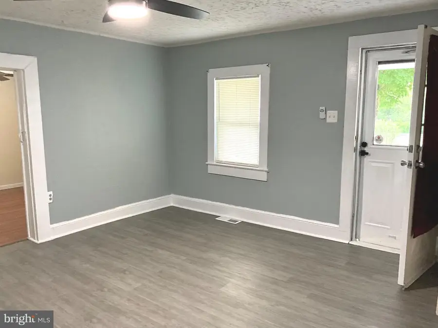 86 Kelley Rd, Fredericksburg, VA 22405 - #3