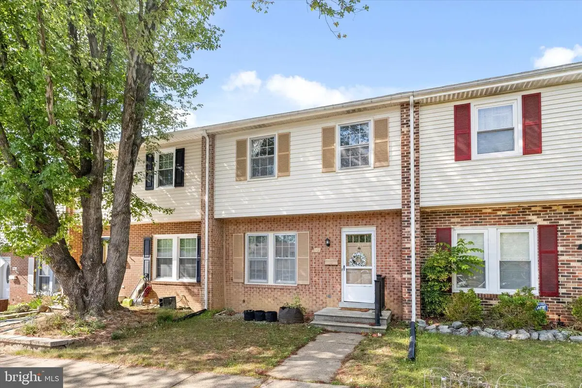 202 Overlook Ct, Fredericksburg, VA 22405 - #1