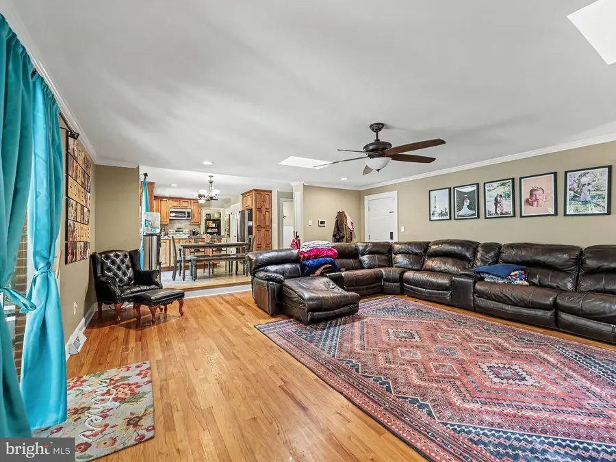 301 Greenwood Dr, Fredericksburg, VA 22405 - #3