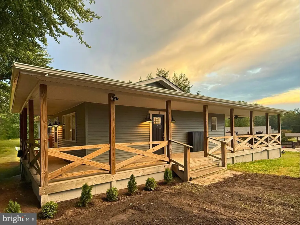 13 Dog Patch Ln, Stafford, VA 22554 - #1