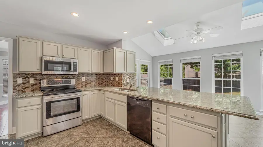 153 Basalt Dr, Fredericksburg, VA 22406 - #3
