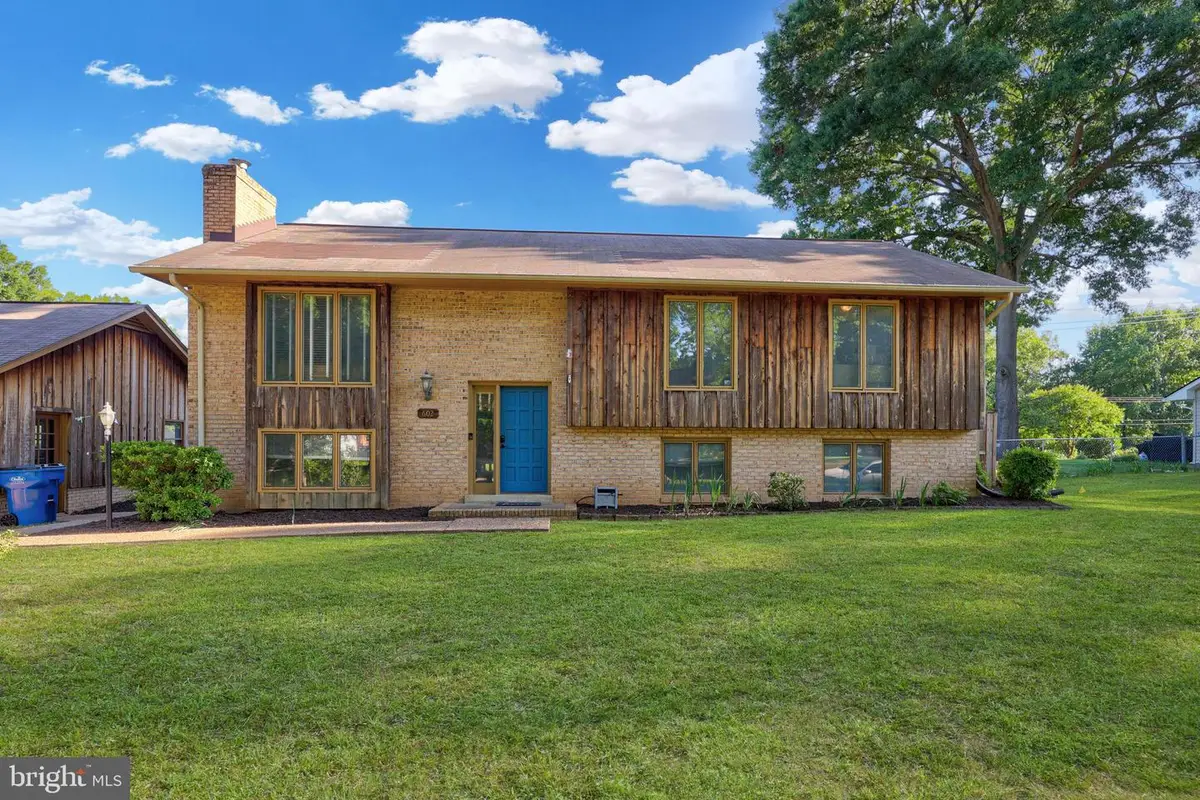 602 Galveston Rd, Fredericksburg, VA 22405 - #1