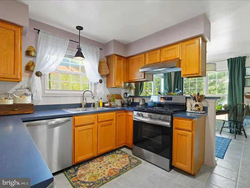8 Lakeside Dr, Stafford, VA 22554 - #3