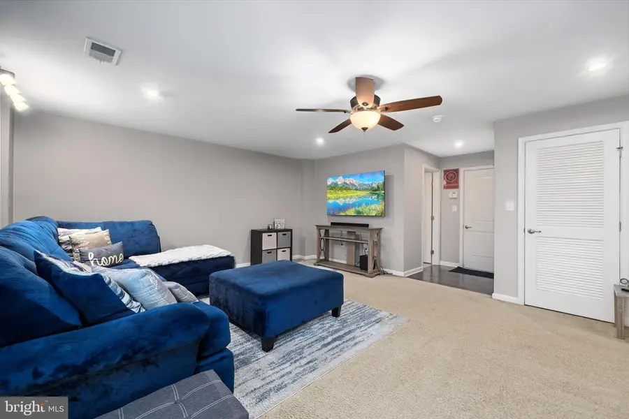 206 Landing Dr, Fredericksburg, VA 22405 - #3