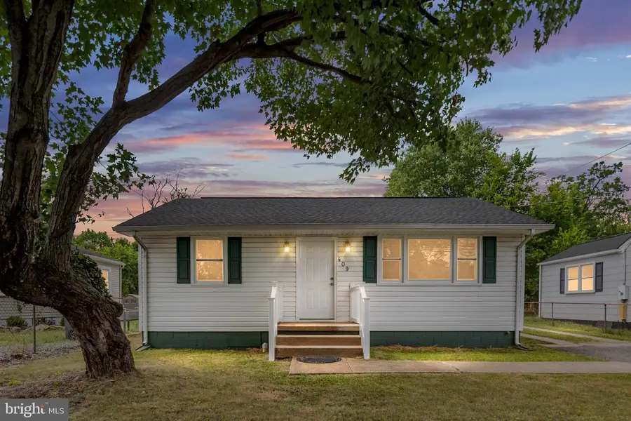 409 Pratt St, Fredericksburg, VA 22405 - #2
