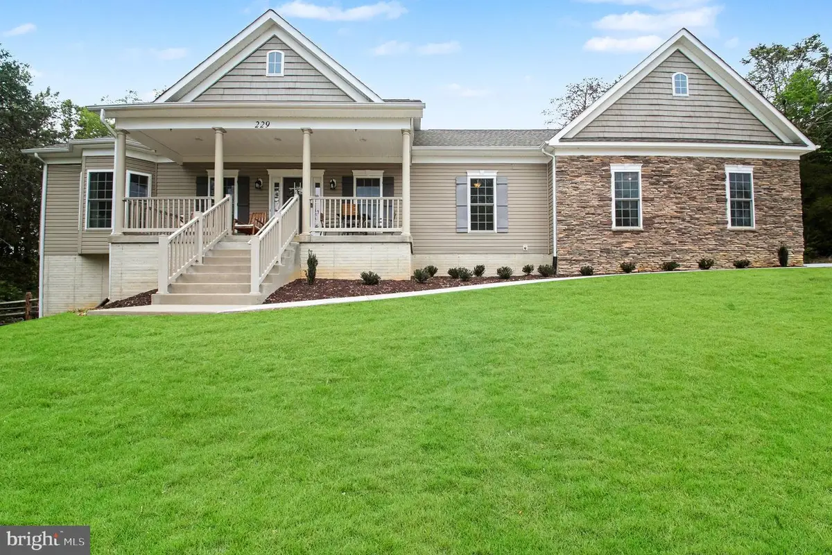 229 Colebrook Rd, Fredericksburg, VA 22405 - #1