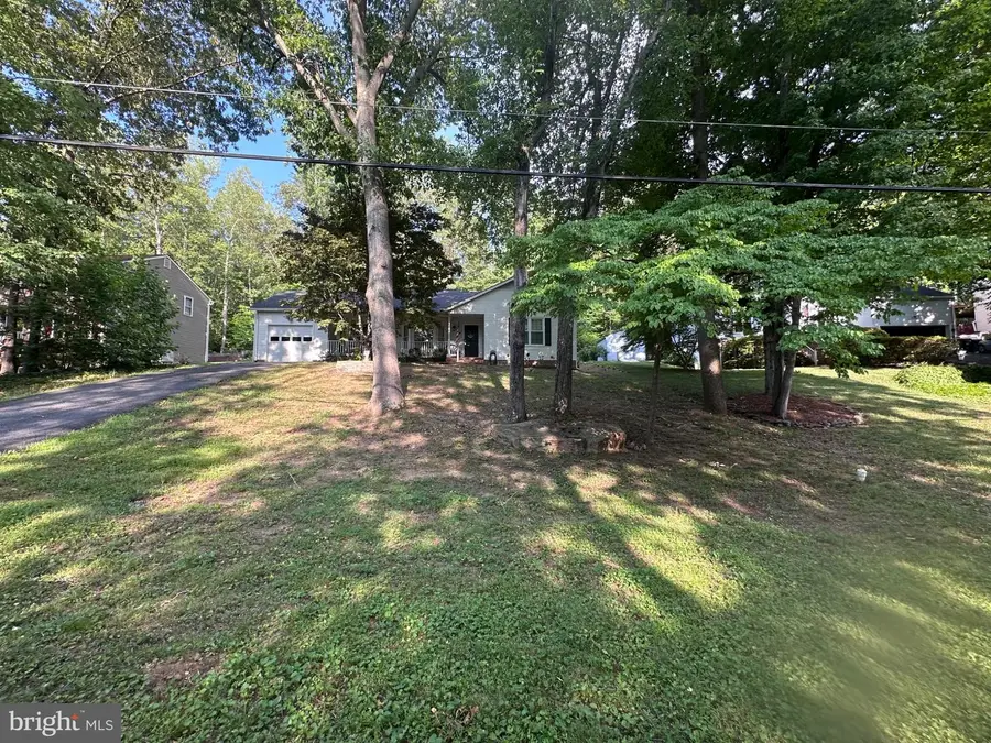 2051 Farragut Dr, Stafford, VA 22554 - #3