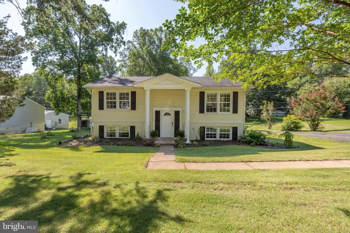 665 Holly Corner Rd, Fredericksburg, VA 22406 - #1