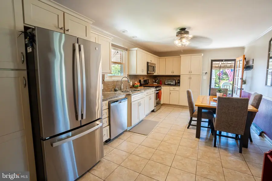 1236 Mountain View Rd, Fredericksburg, VA 22406 - #3