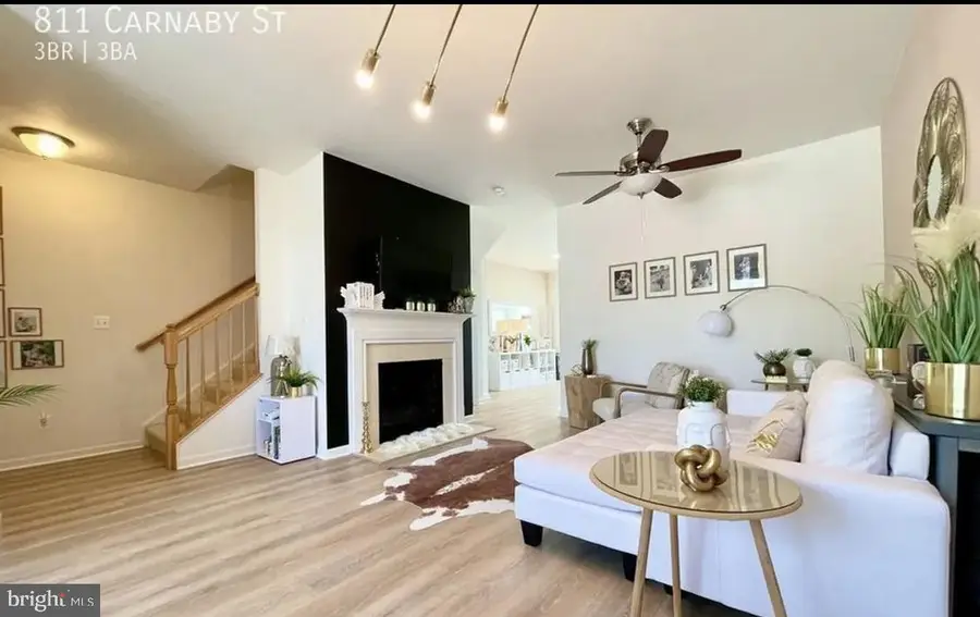 811 Carnaby St, Stafford, VA 22554 - #2