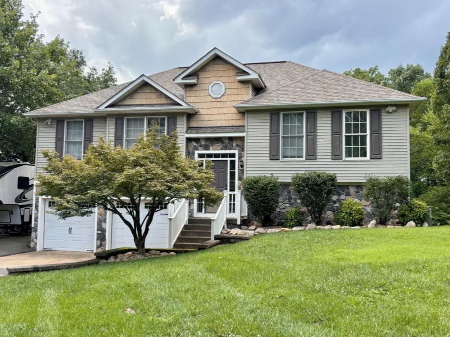 228 Greenbank Rd, Fredericksburg, VA 22406 - #2