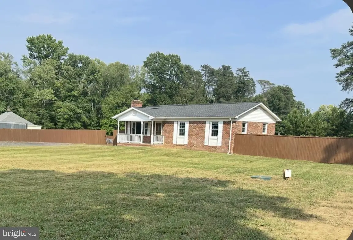 241 Ferry Rd, Fredericksburg, VA 22405 - #1