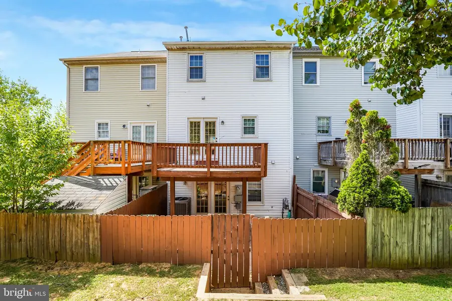 302 Barrie Pl, Fredericksburg, VA 22405 - #3
