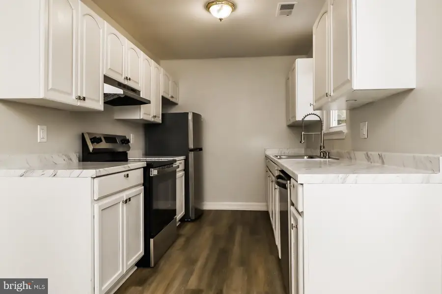 1227 Thomas Jefferson Pl, Fredericksburg, VA 22405 - #2