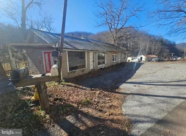 5910 Dry Fork Rd, Cedar Bluff, VA 24609 - #2