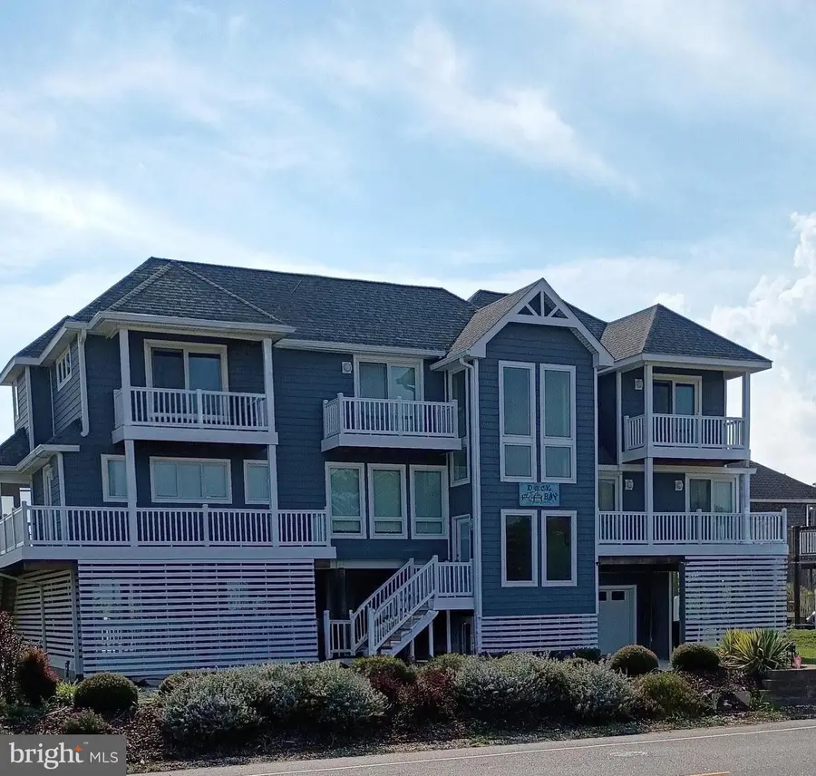 3521 Sandpiper Rd, Virginia Beach, VA 23456 - #2