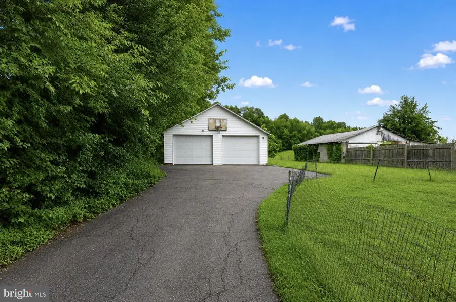 604 Shakesville Rd, Bristol, VA 24202 - #2