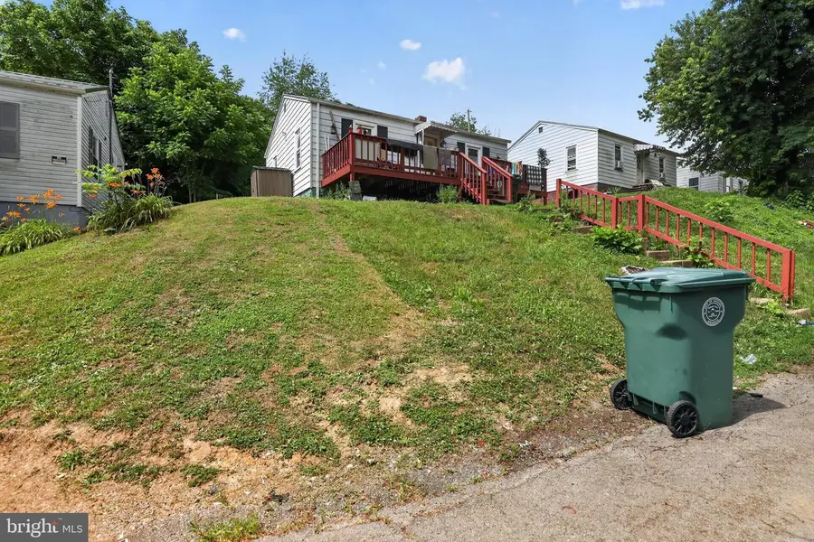 187 Court Dr, Bristol, VA 24202 - #2