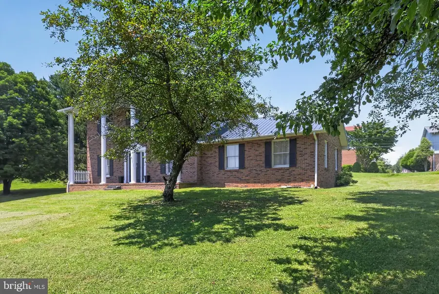 797 Falcon Dr Ne, Abingdon, VA 24210 - #3