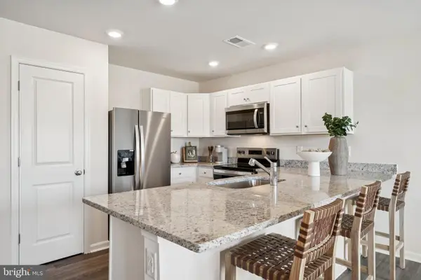 213 Camden Dr, WAYNESBORO, VA 22980