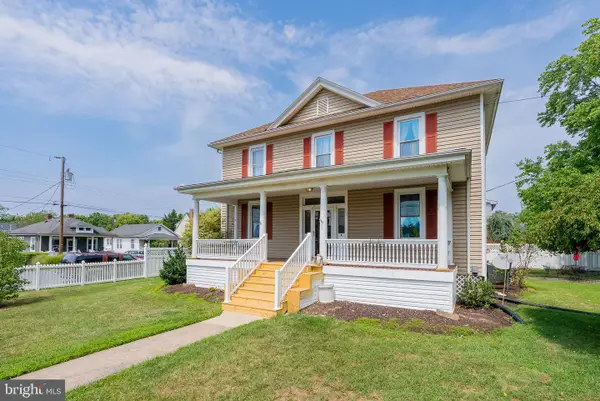 409 8th St, WAYNESBORO, VA 22980
