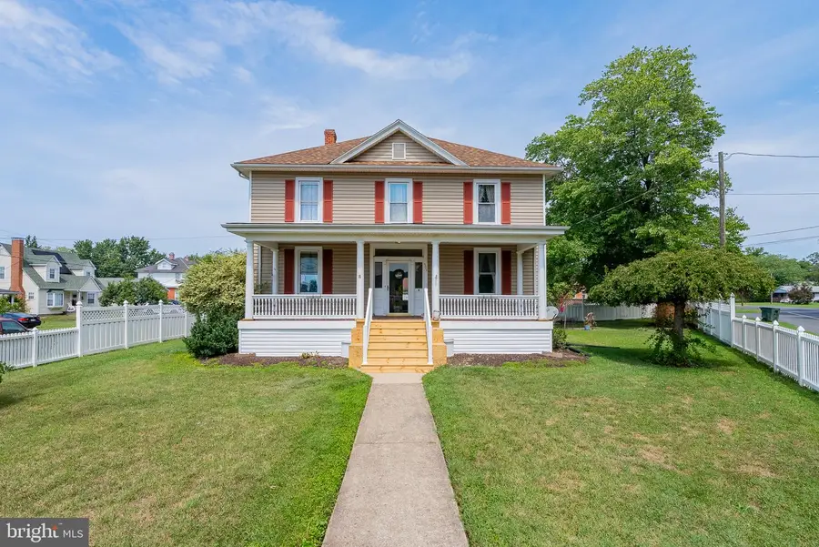 409 8th St, Waynesboro, VA 22980 - #3