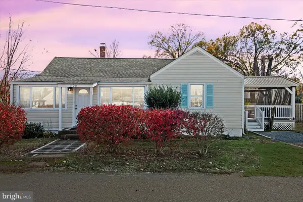 300 Weems, COLONIAL BEACH, VA 22443