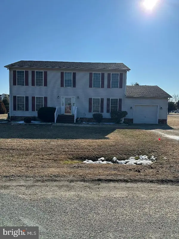 144 Essex, MONTROSS, VA 22520