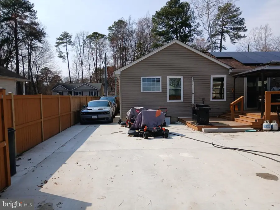 506 Rolando Dr, Colonial Beach, VA 22443 - #2