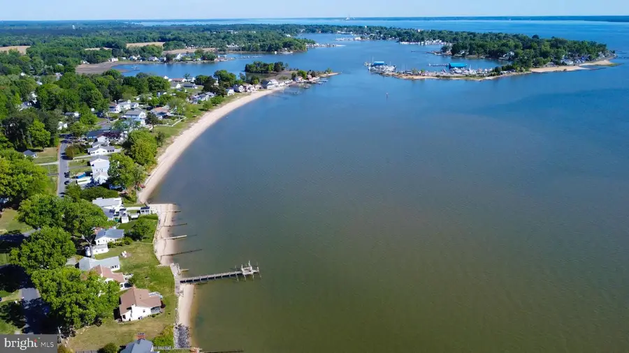 162 Shore Dr, Colonial Beach, VA 22443 - #2
