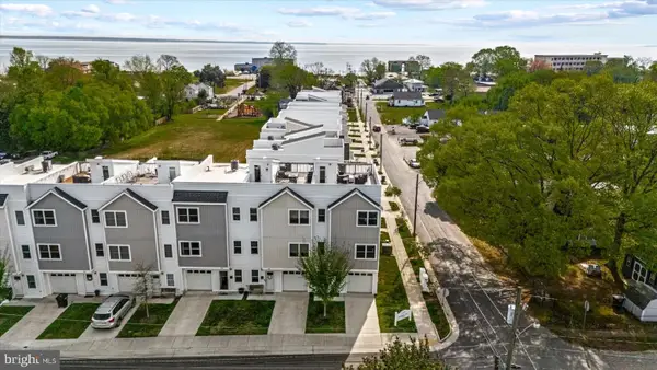 300 Douglas Ave, COLONIAL BEACH, VA 22443