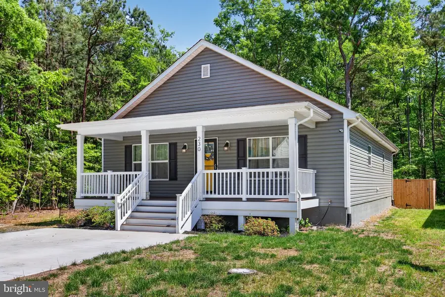 230 12th St, Colonial Beach, VA 22443 - #3
