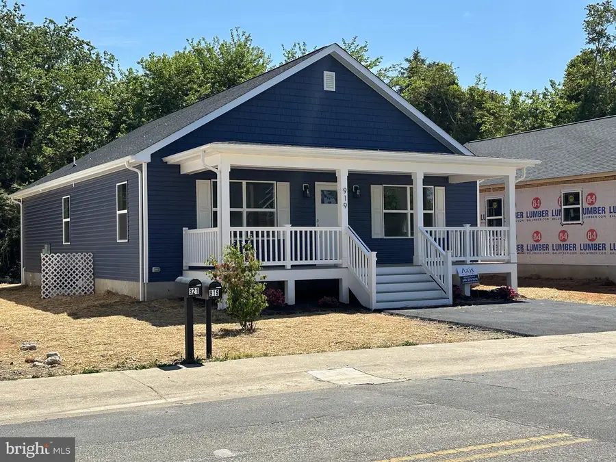 919 Jackson St, Colonial Beach, VA 22443 - #2