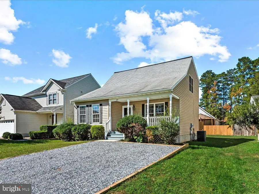 321 3rd St, Colonial Beach, VA 22443 - #3
