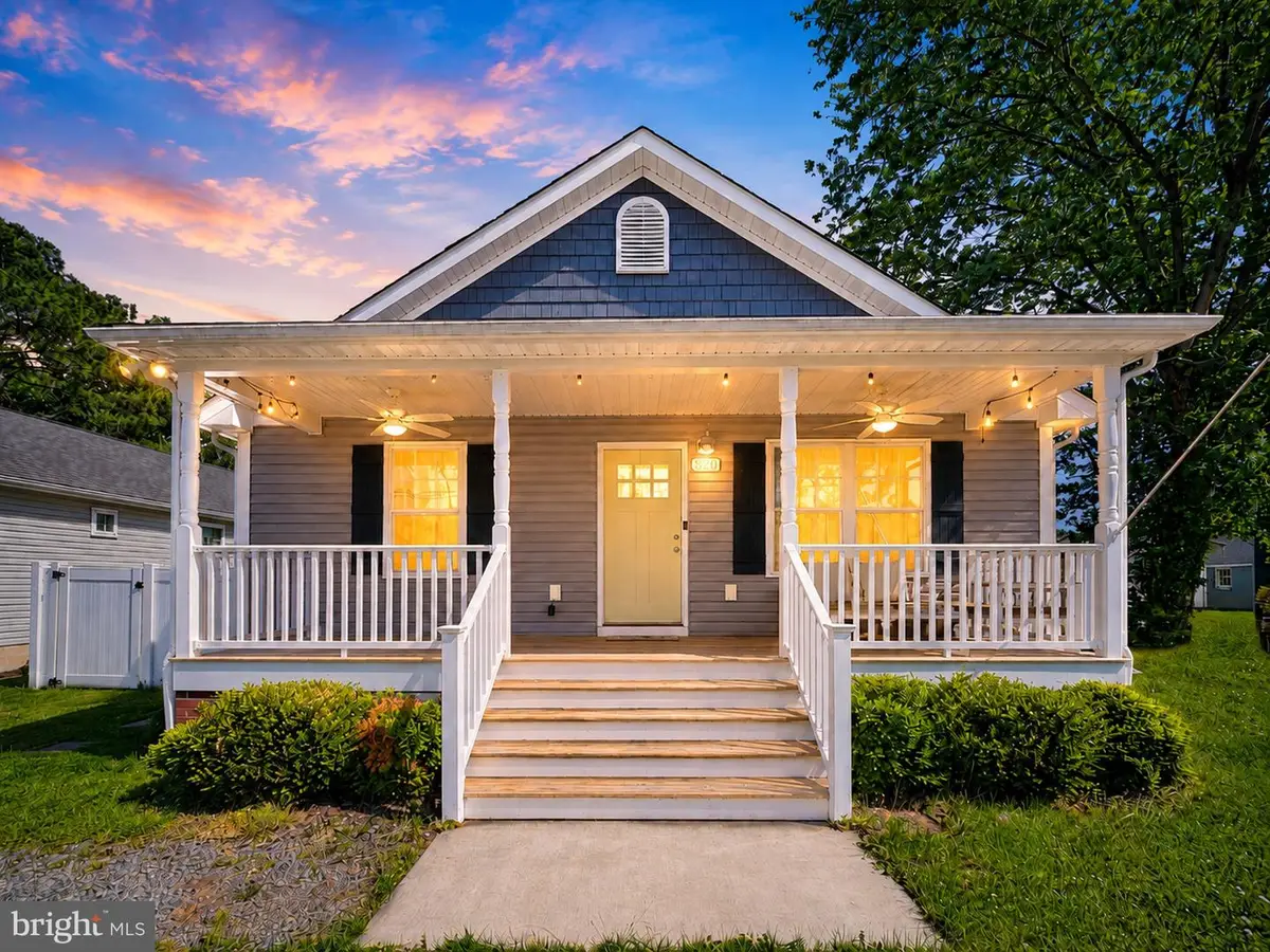 320 2nd St, Colonial Beach, VA 22443 - #1