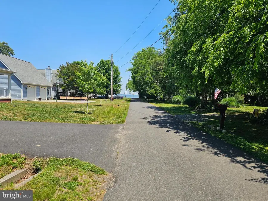 31 6th St, Colonial Beach, VA 22443 - #2