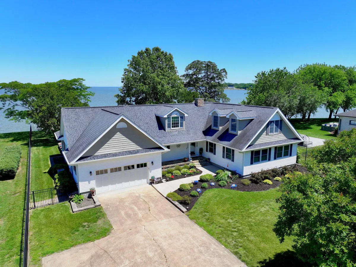 651 Barracks Beach Dr, Colonial Beach, VA 22443 - #1