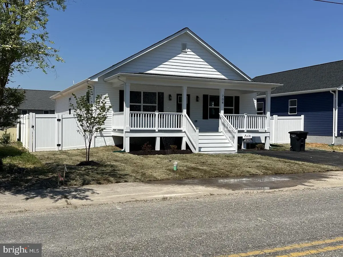 704 Jackson Street, Colonial Beach, VA 22443 - #1