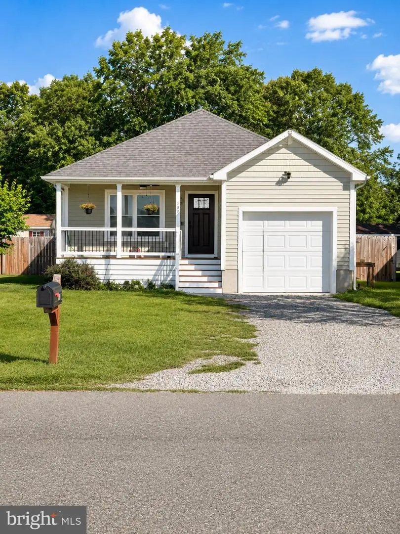 109 1st St, Colonial Beach, VA 22443 - #1