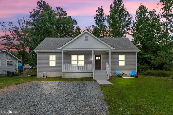 58 Pine St, COLONIAL BEACH, VA 22443