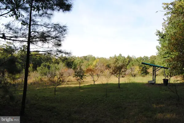 Trigger Dr, COLONIAL BEACH, VA 22443