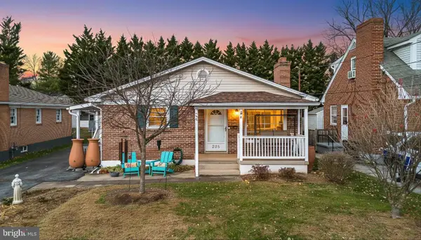 225 Fox Dr, WINCHESTER, VA 22601
