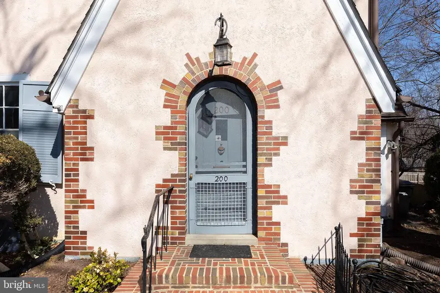 200 & 210 W Fairfax Ln, Winchester, VA 22601 - #2