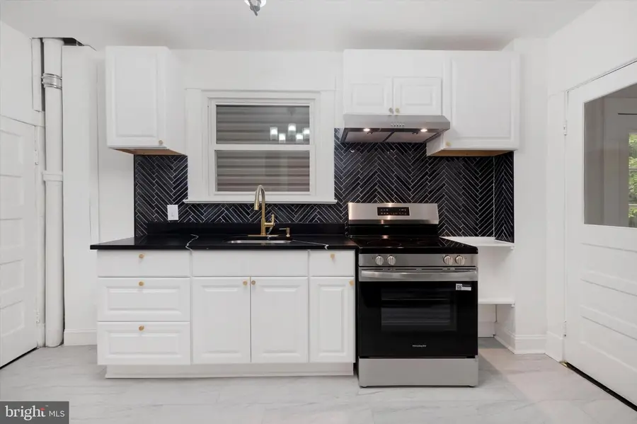 323 Fairview Ave, Winchester, VA 22601 - #3