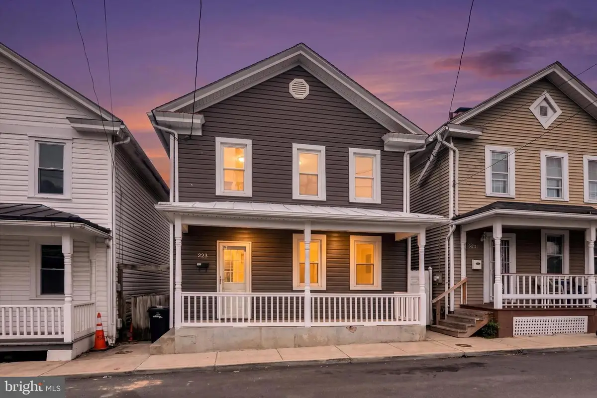 323 Fairview Ave, Winchester, VA 22601 - #1