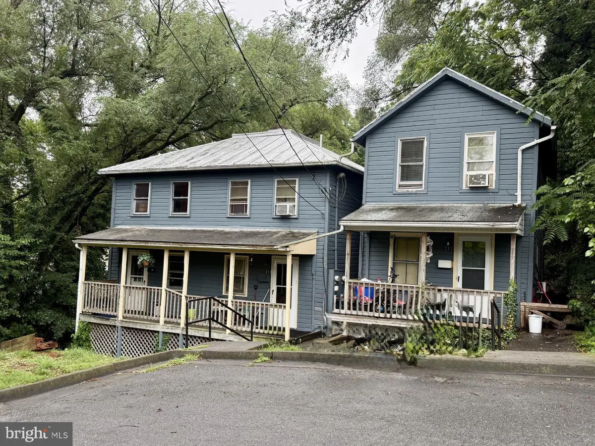 211, 213-215 E Clifford St, Winchester, VA 22601 - #1