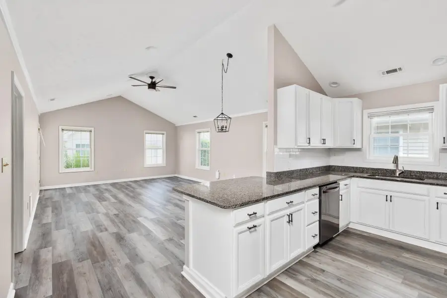 1853 Rosser Ln, Winchester, VA 22601 - #3