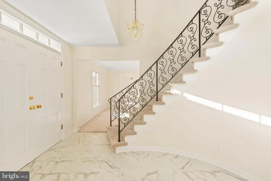 327 Ridge Ave, Winchester, VA 22601 - #3