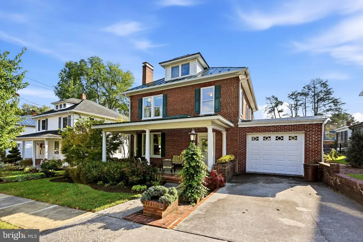 411 W Cecil St, Winchester, VA 22601 - #1