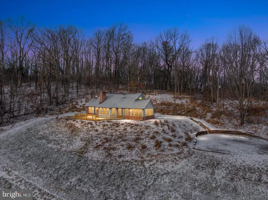 472 Wesley Ln, Bentonville, VA 22610 - Image #2